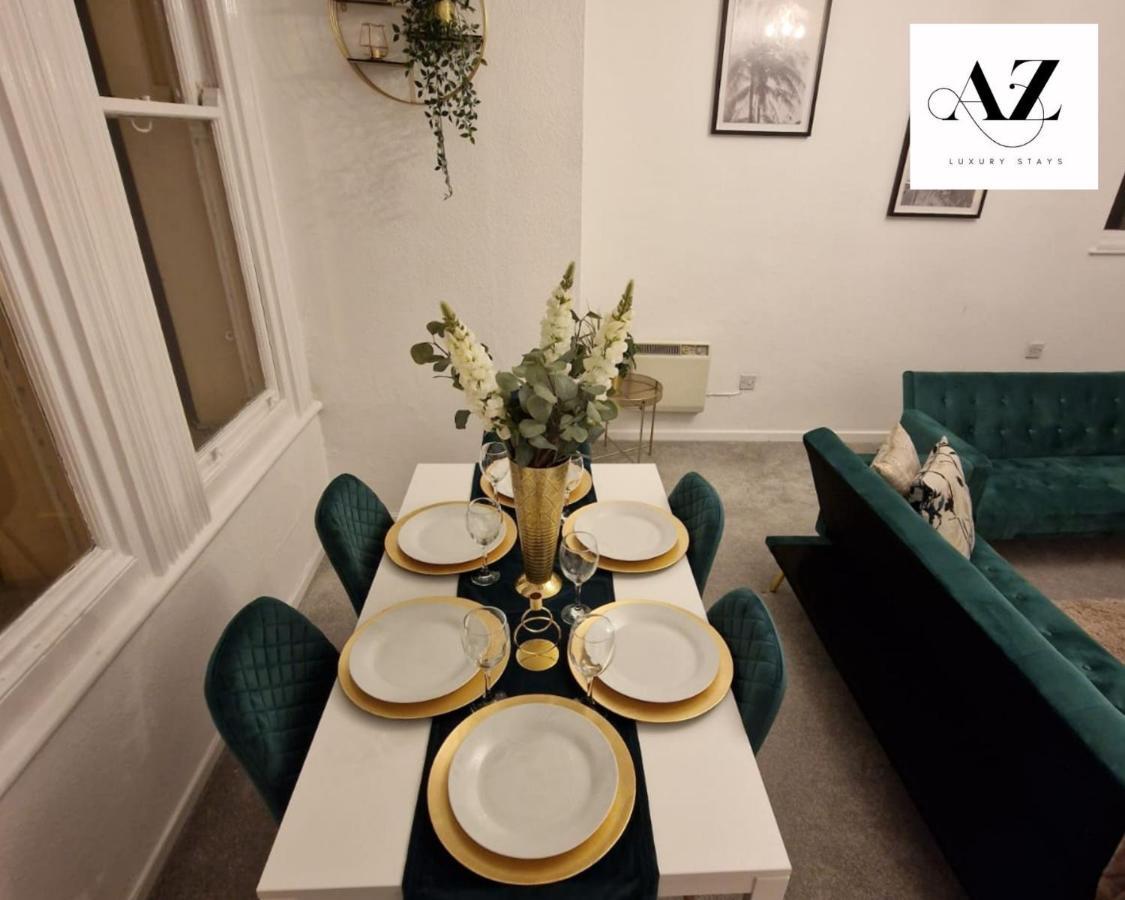 Two Bedroom Mansion House Apartment By Az Luxury Stays Newmarket With Parking And Wifi Extérieur photo