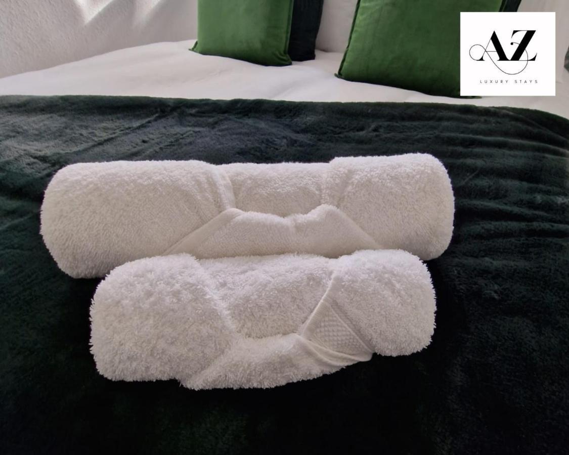 Two Bedroom Mansion House Apartment By Az Luxury Stays Newmarket With Parking And Wifi Extérieur photo
